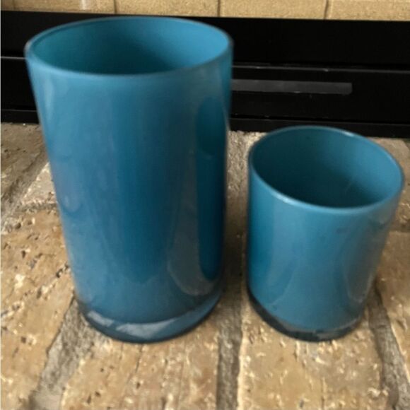 Allen+Roth blue 2 vase/candle holder set, clear vase, size. 5x8 and 4x5 - Picture 5 of 7